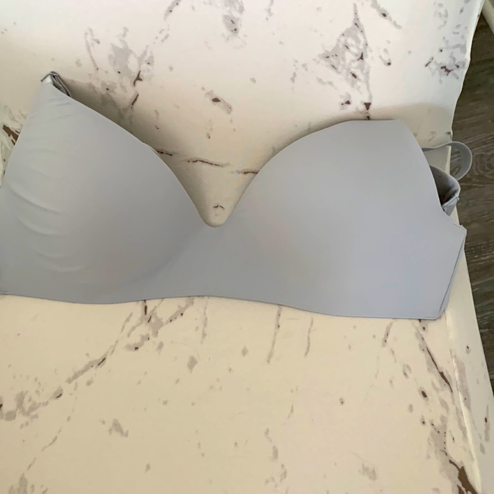 Victoria’s Secret bra size 36 D